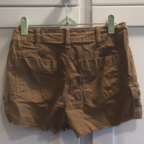 American Eagle Carmel 90’s Boyfriend Shorts - Picture 2 of 2